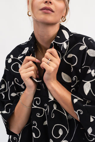 Camicia Ricamo Chic nero|Colore:Nero