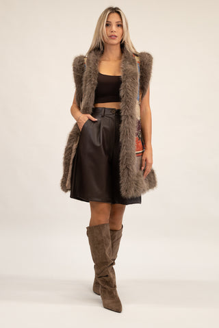 Gilet Lungo Pelliccia con Ricamo fango|Colore:Fango