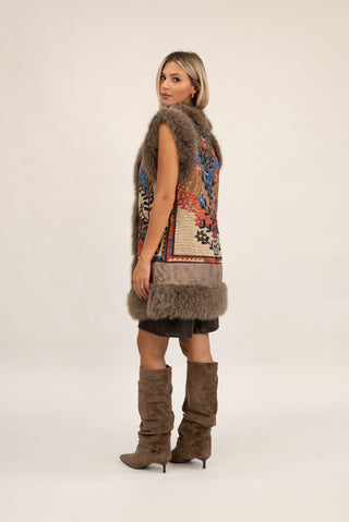 Gilet Lungo Pelliccia con Ricamo fango|Colore:Fango