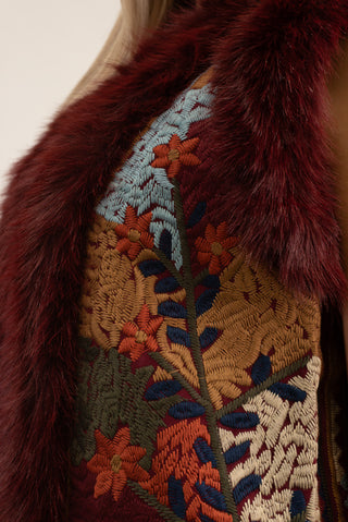 Gilet Corto Pelliccia con Ricamo bordeaux|Colore:Bordeaux