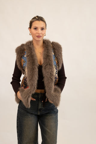 Gilet Corto Pelliccia con Ricamo Fango|Colore:Fango