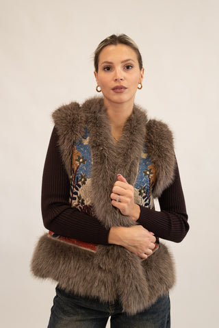 Gilet Corto Pelliccia con Ricamo Fango|Colore:Fango