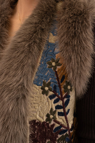 Gilet Corto Pelliccia con Ricamo Fango|Colore:Fango