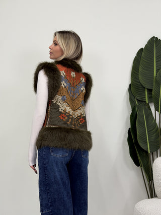 Gilet Corto Pelliccia con Ricamo verde militare|Colore:Verde militare