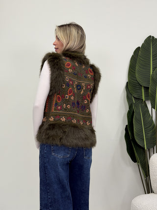 Gilet Corto Pelliccia con Ricamo coccio|Colore:Coccio